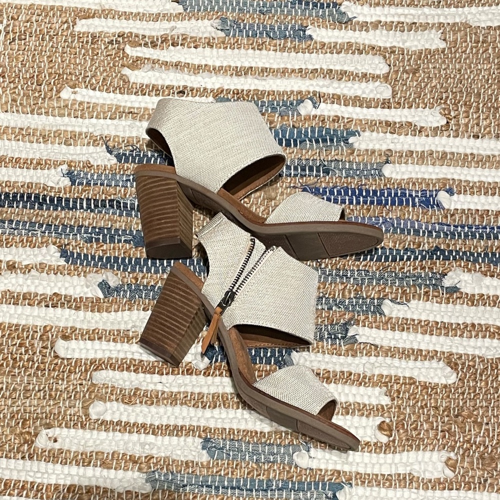 Majorca Cutout Sandals -  wedges - size 7